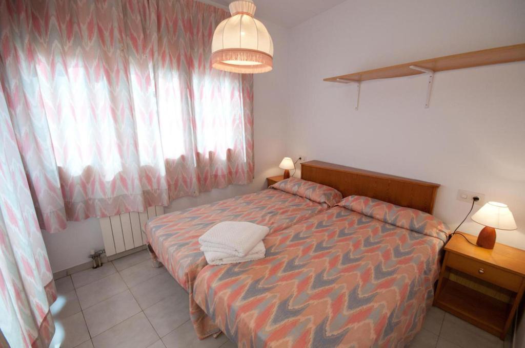 Apartamentos Siglo XXI - Ancla Сан-Фелиу-де-Гишольс Экстерьер фото