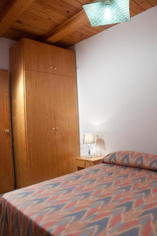 Apartamentos Siglo XXI - Ancla Сан-Фелиу-де-Гишольс Номер фото